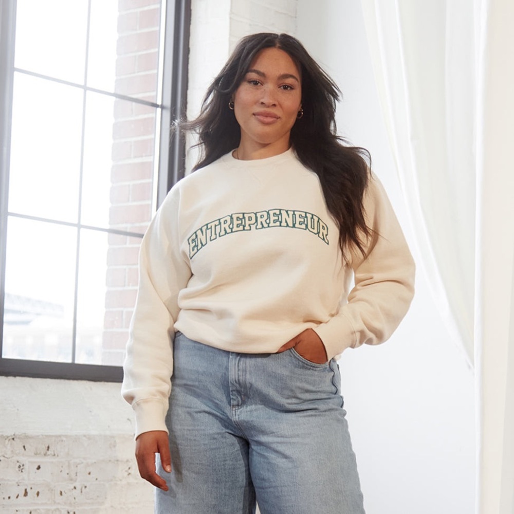 NWT Redwood Classics Entrepreneur Crewneck in Beige